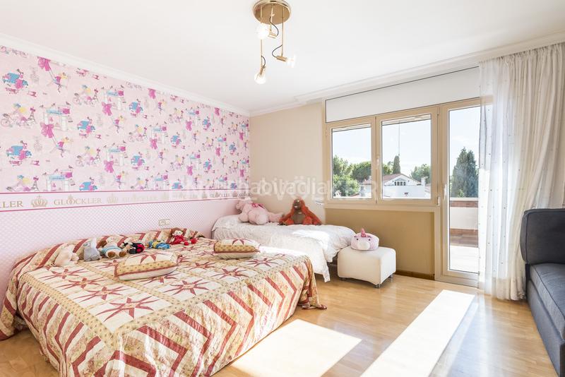 Foto 5e07a88b-d015-4862-9693-e3aa71b04a77. Casa gran casa en Bellamar en una parcela de 1009m y 460m construidos. en Castelldefels