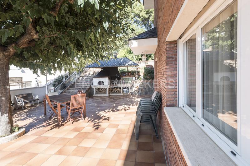 Foto dce2bbf7-32b5-46e7-b134-2b5ed7a7ddf3. Casa gran casa en Bellamar en una parcela de 1009m y 460m construidos. en Castelldefels