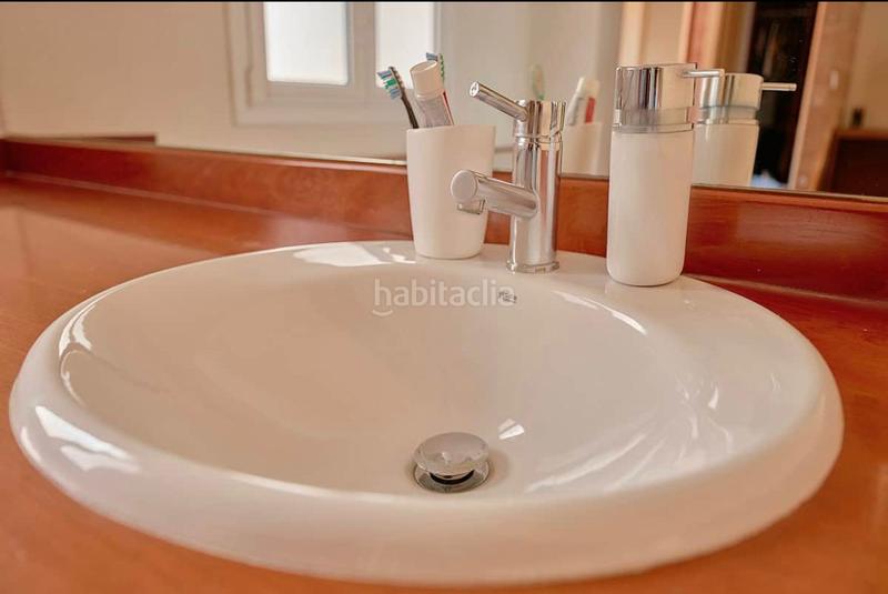 Foto aa1102e8-3ede-4a41-b6a5-a0b62ff3a0cb. Alquiler casa acogedora casa al aldo de la playa en Castelldefels