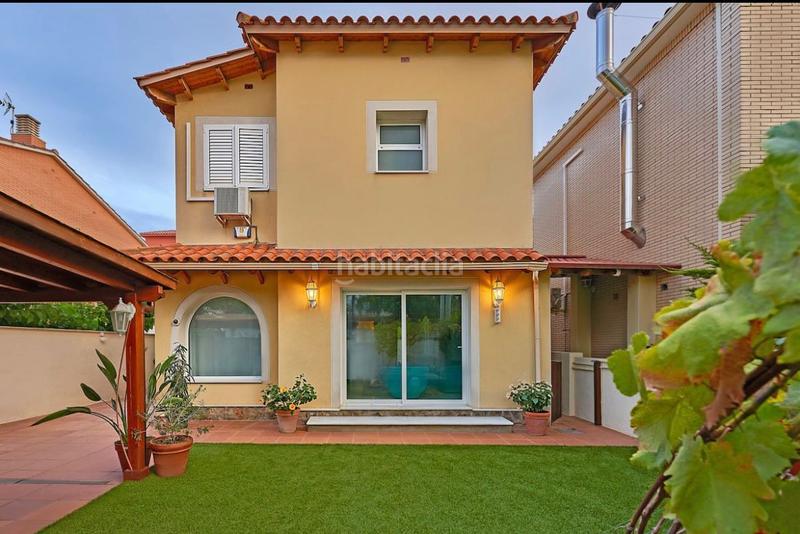 Foto 35090837-2f66-4742-b928-ea7130f78dc8. Rent house with heating parking pool in Baixador Castelldefels