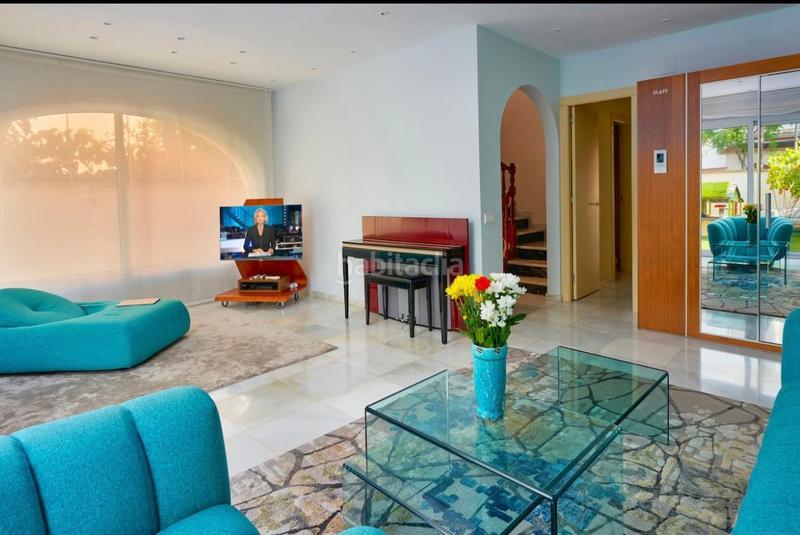 Foto 39c768dd-aa05-4848-9dcd-4068fa3d22b8. Rent house with heating parking pool in Baixador Castelldefels