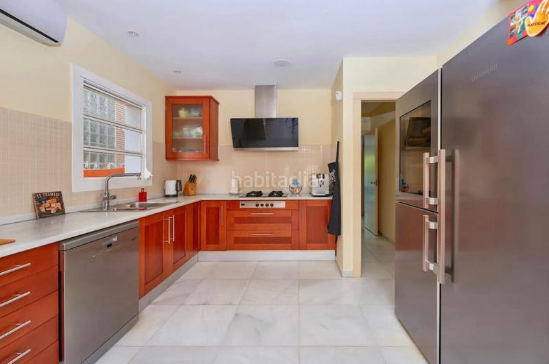 Foto c2f2ded6-00e4-44d6-b36d-ca3be68c045f. Rent house with heating parking pool in Baixador Castelldefels