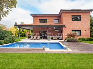 Maison à Valldoreix. Magnífica casa unifamiliar con piscina