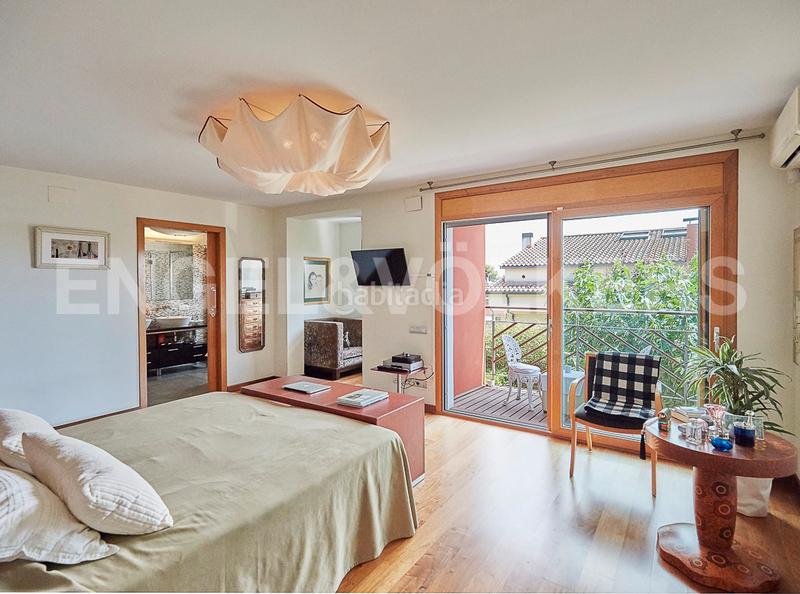 Foto 0bc28dc7-0187-4f83-9e73-80880431862d. Haus mit heizung parking pool in Montmar Castelldefels