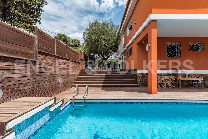 Foto 31c8da1c-d5b8-4b32-b77d-626a05e4c74a. Haus mit heizung parking pool in Montmar Castelldefels