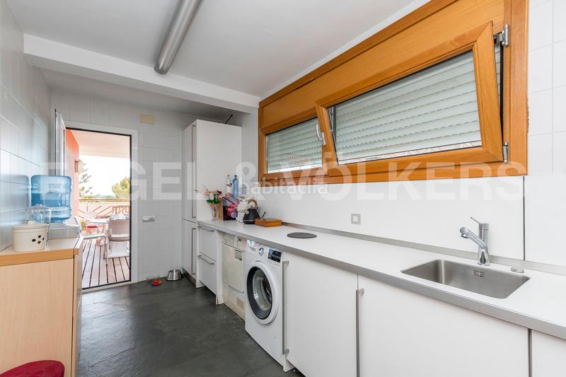 Foto 3485e98c-0735-4979-8e26-f2e1ed8bc936. Haus mit heizung parking pool in Montmar Castelldefels