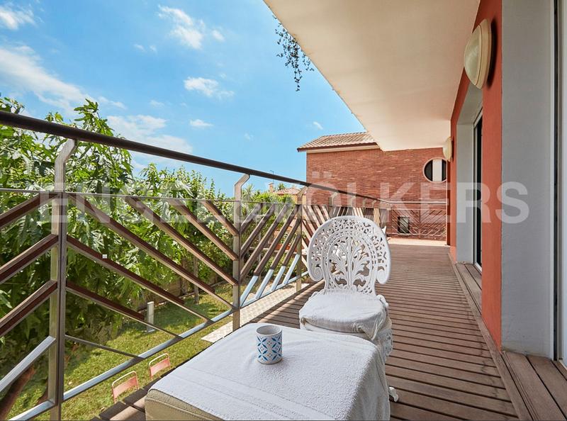 Foto 5bdd5bc7-f020-4c2e-bacc-d55dc2be1490. Haus mit heizung parking pool in Montmar Castelldefels