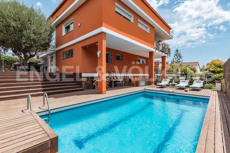 Foto 5f618eaf-2539-4c6f-980f-3bf29e2c0b70. Haus mit heizung parking pool in Montmar Castelldefels