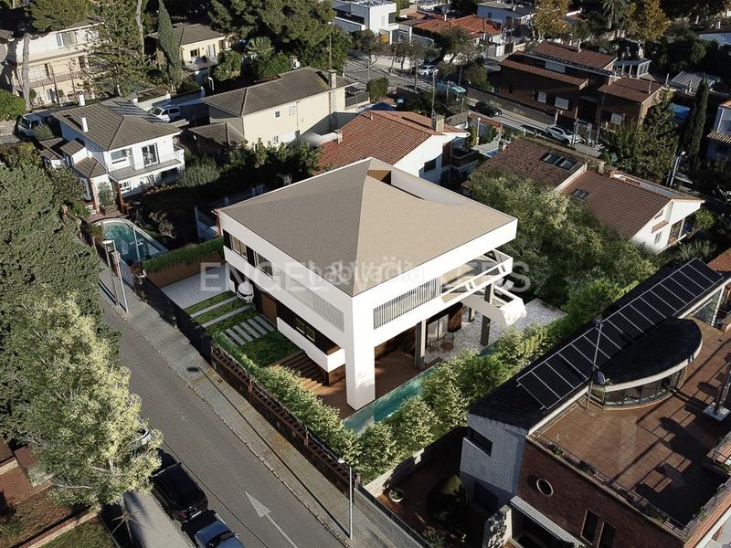 Foto e61eb30b-5ee5-4b47-bd6d-c7894a423f81. Haus mit heizung parking pool in Montmar Castelldefels