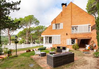 Maison à Arenys de Munt. Casa encantadora en torrentbó