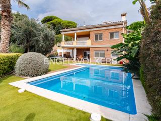 Maison à Premià de Dalt. Chalet de estilo mediterráneo y excelentes vistas al mar