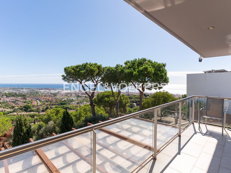 Foto 0da37765-78d0-47bd-9077-42890d23657a. Casa amb calefacció aparcament piscina a Premià de Dalt