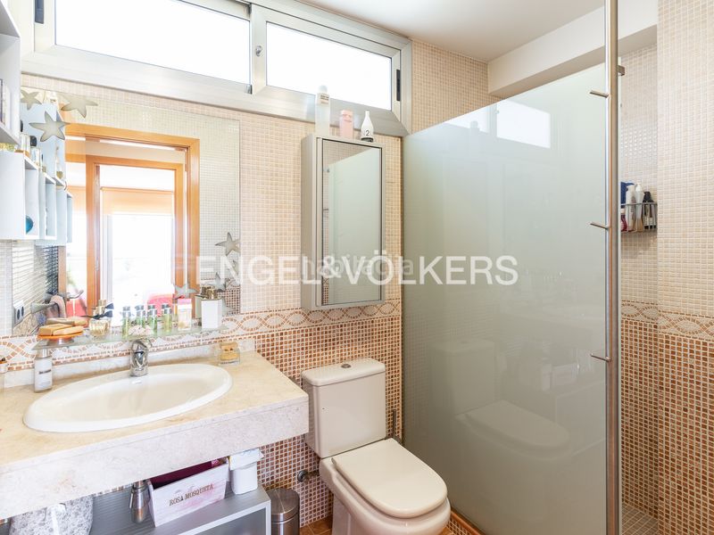 Foto 372ca482-97c9-4ec7-a3ff-bef529f8712f. Casa amb calefacció aparcament piscina a Premià de Dalt