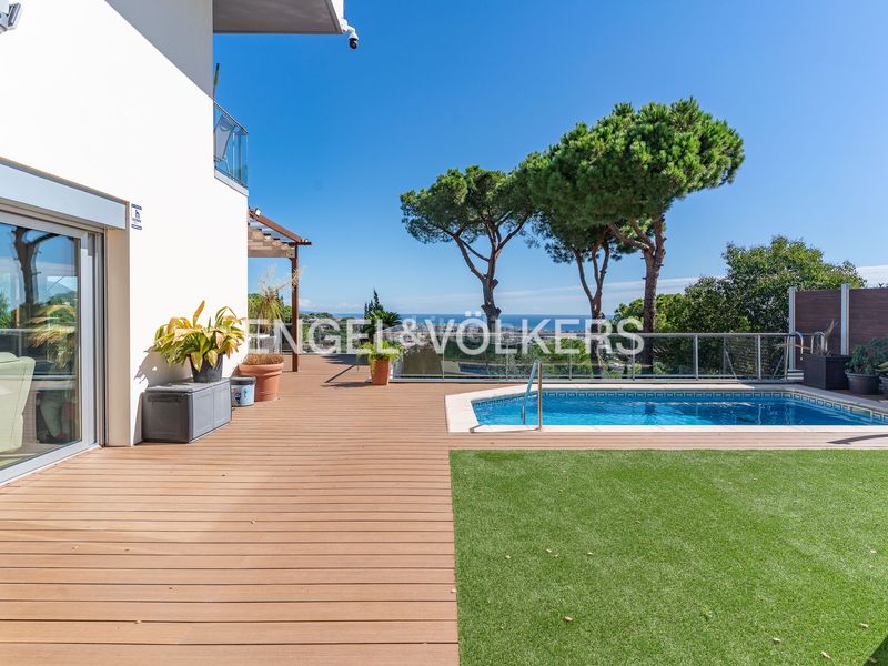 Foto bb79065a-669c-48c1-8bb0-950ce9086959. Casa amb calefacció aparcament piscina a Premià de Dalt
