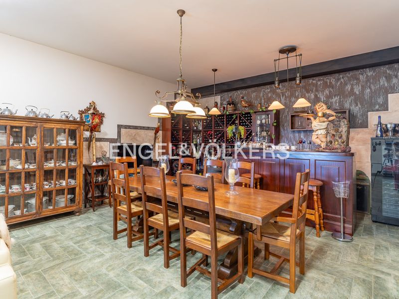 Foto f597614d-c593-4e69-b98b-6bf73864c154. Casa amb calefacció aparcament piscina a Premià de Dalt