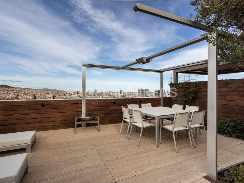 Foto 13d455dc-b12a-44f4-9acf-b714a877611b. Ático  con magníficas vistas en zona diagonal en Barcelona