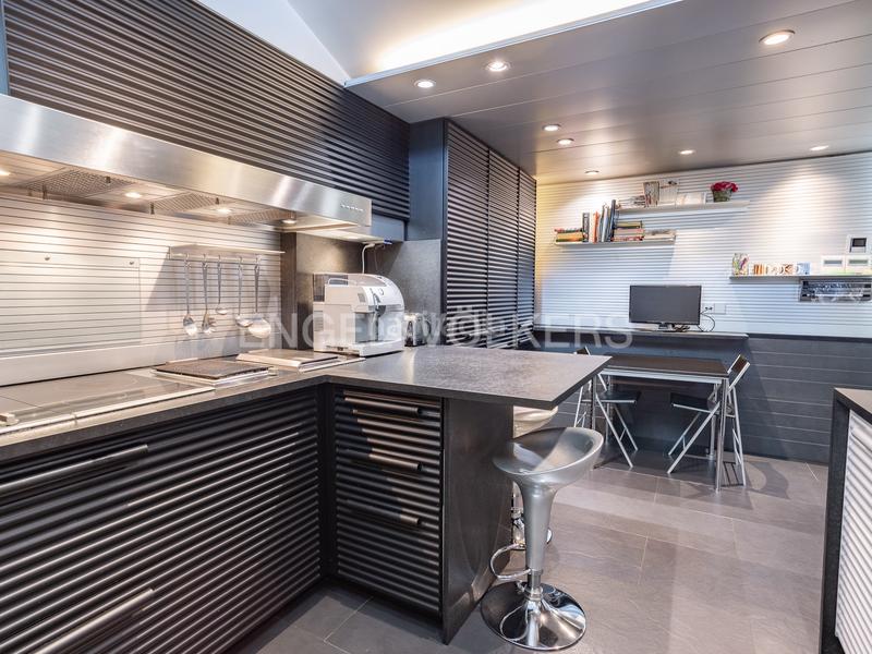 Foto 6cd2f804-e80f-4cf9-a374-5502d8fa6d9e. Ático  con magníficas vistas en zona diagonal en Barcelona