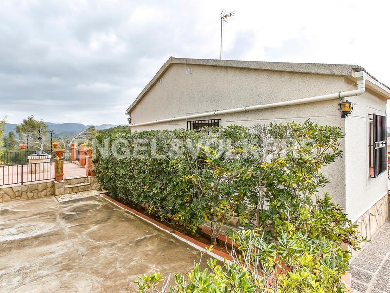 Foto ca27d8b0-b8d2-4fa0-8b86-6d5e20ded7d4. House with heating parking in Can Lloses - Can Marcer Sant Pere de Ribes
