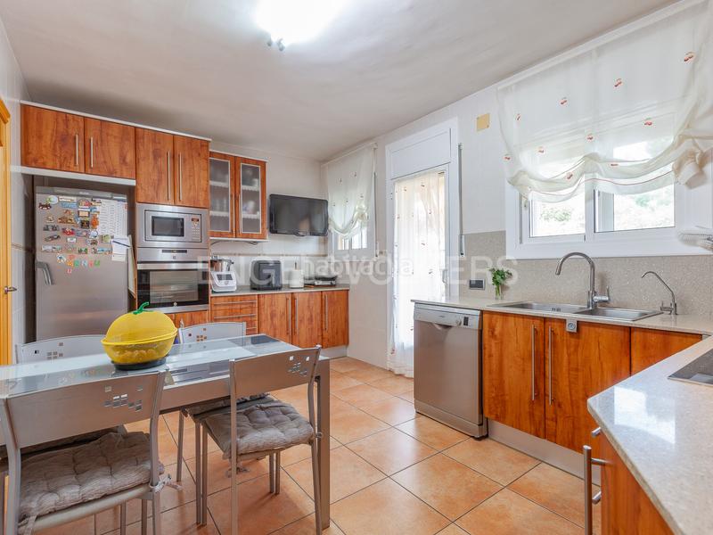 Foto e1858587-58c0-4aa6-88f8-d594809c71bb. Casa con riscaldamento parcheggio in El Racó-Sant Feliu del Racó Castellar del Vallès