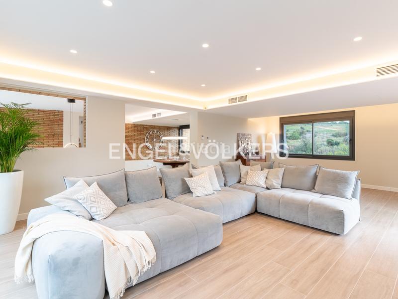 Foto 27d36a0d-cba6-432b-9692-538ecd658af8. Casa amb calefacció aparcament piscina a Tiana