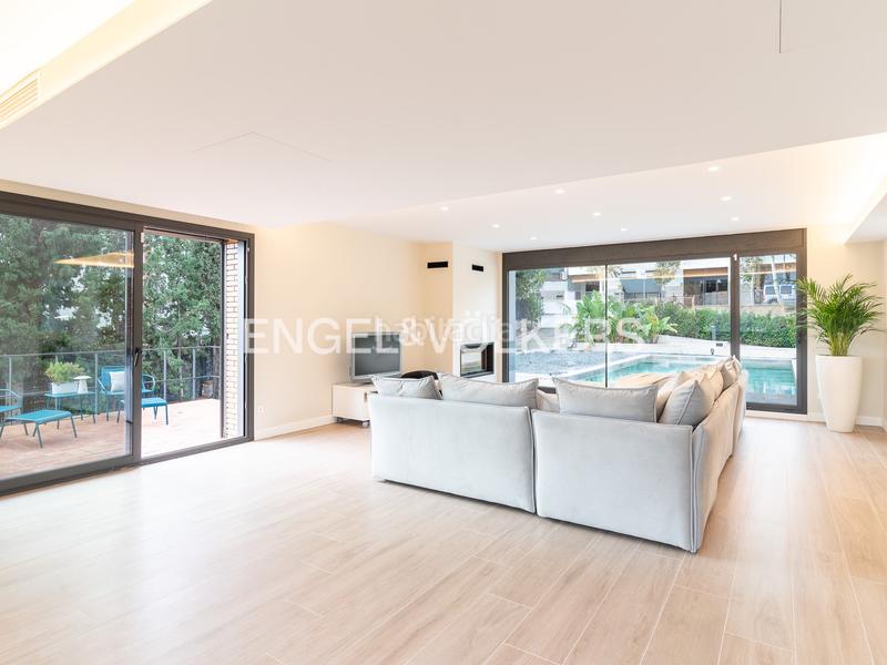 Foto 298da95d-2aa6-474b-925d-520974104eeb. Casa amb calefacció aparcament piscina a Tiana