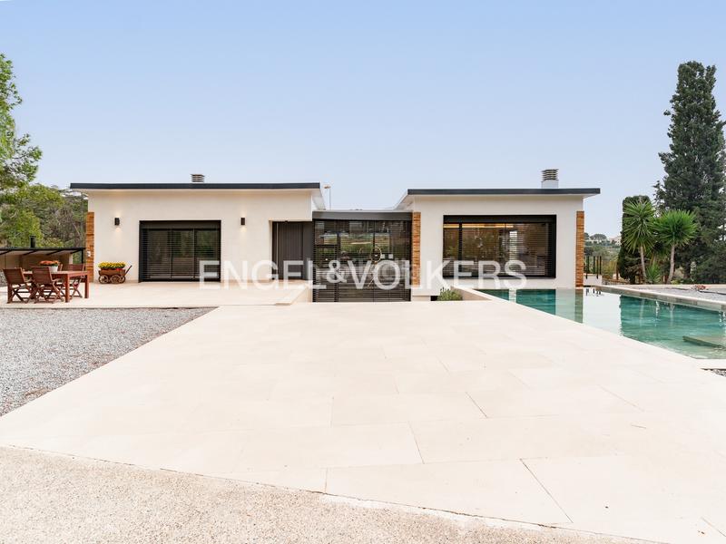 Foto 36519fe3-2c11-4ec2-86d3-f348772a6835. Casa amb calefacció aparcament piscina a Tiana