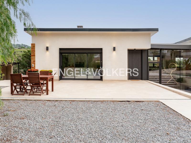 Foto 466eb497-fe8c-4150-b520-c84d8685b76c. Casa amb calefacció aparcament piscina a Tiana