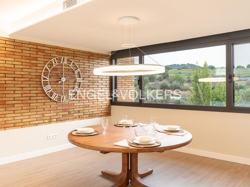 Foto 54ac7bae-e5c7-41be-beeb-12f1e8852add. Casa amb calefacció aparcament piscina a Tiana