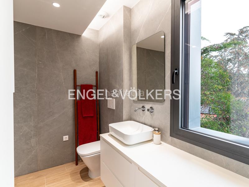 Foto 8bd8c556-1c21-4469-81fc-1d8a45a860a6. Casa amb calefacció aparcament piscina a Tiana