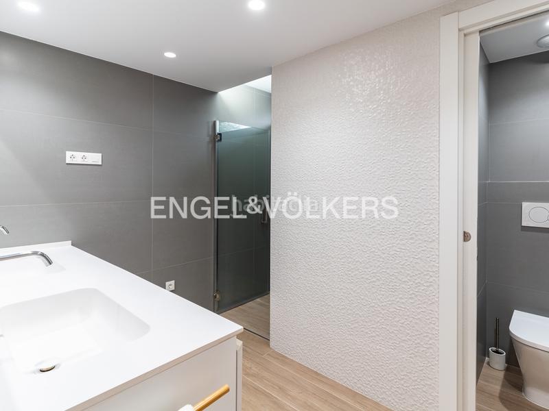 Foto 8df836be-3721-40df-aa2c-cf754666e4c0. Casa amb calefacció aparcament piscina a Tiana