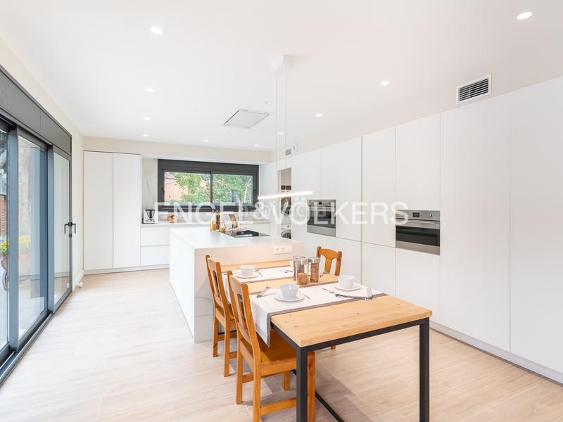 Foto b7ddc2e6-df96-417d-9ec3-1ebe759a8b4d. Casa amb calefacció aparcament piscina a Tiana