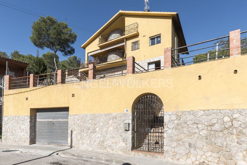 Foto eec28eff-8722-4437-8e80-d6a9183d322d. Casa amb calefacció aparcament a Canyelles