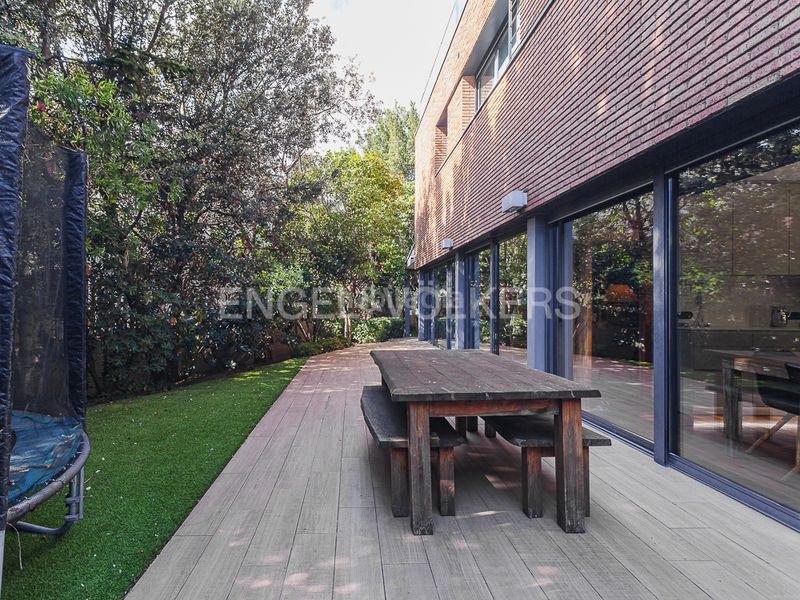 Foto bba6fd11-5f25-4aa5-86c3-45cd200faddf. Casa amb calefacció aparcament piscina a Sarrià Barcelona