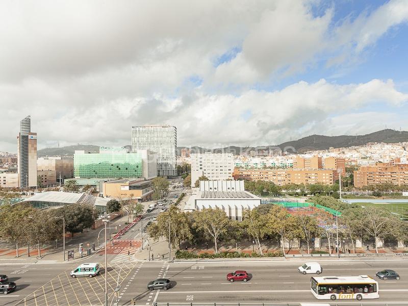 Foto b5eade38-519d-4608-90b5-08e126c42483. Àtic amb calefacció aparcament piscina a Sant Andreu de Palomar Barcelona