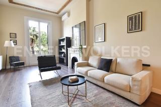 Lloguer Apartament  Isabel ii. Elegante piso reformado frente a correos