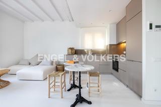 Location Attique  C/ de felícia fuster i viladecans,. Duplex de lujo con terraza y vistas al mar