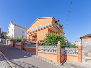 Casa a Polinyà. Casa independiente en la zona de la iglésia