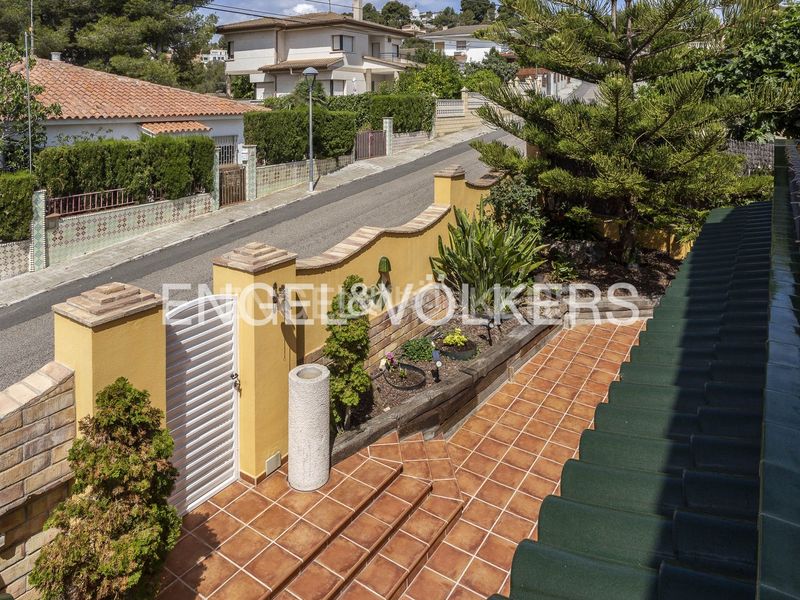 Foto 11ab1bf0-41c8-4a2a-a7b4-23f21c8e66dd. Casa amb calefacció aparcament piscina a costa Cunit - els jardins - els rosers Cunit