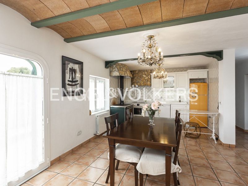 Foto 311a0f94-3471-457a-bd64-3603401fe6cd. Casa amb calefacció aparcament piscina a costa Cunit - els jardins - els rosers Cunit