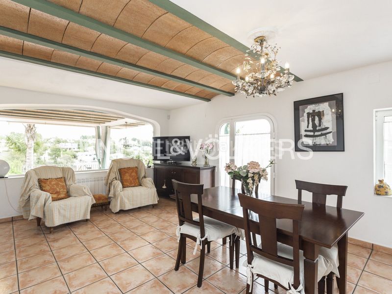 Foto 9f98cb91-9ca4-4841-b42e-0f9123fd9889. Casa amb calefacció aparcament piscina a costa Cunit - els jardins - els rosers Cunit