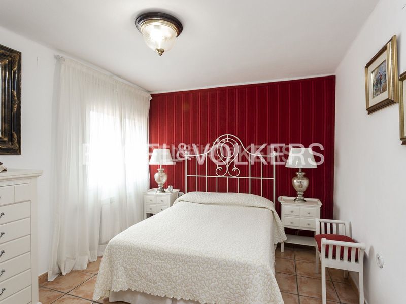 Foto baa5c328-0ee3-415a-9be6-73695b212f49. Casa amb calefacció aparcament piscina a costa Cunit - els jardins - els rosers Cunit