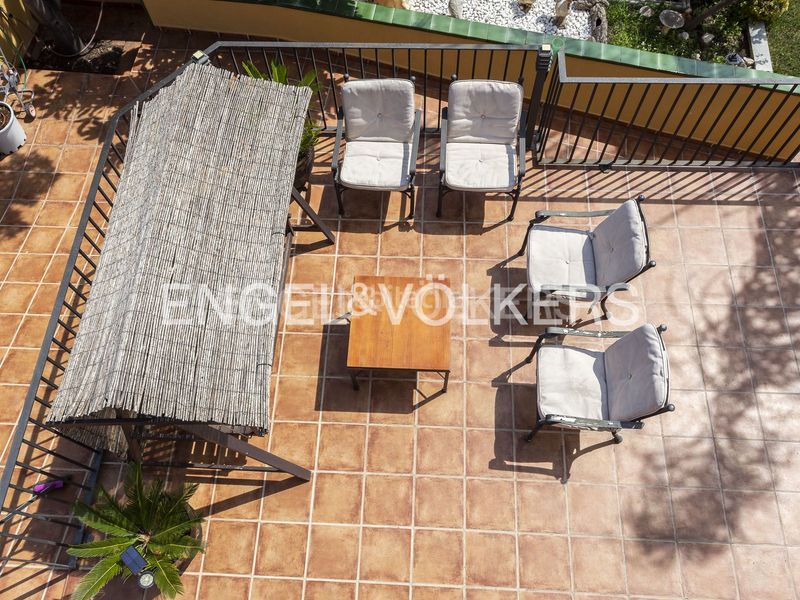 Foto ecbad594-5eb4-486c-a993-b251bb557a92. Casa amb calefacció aparcament piscina a costa Cunit - els jardins - els rosers Cunit