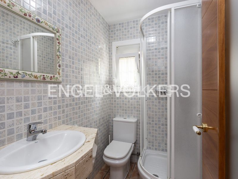 Foto fae11d2e-16f5-496d-b28d-e3cf5b20c317. Casa amb calefacció aparcament piscina a costa Cunit - els jardins - els rosers Cunit