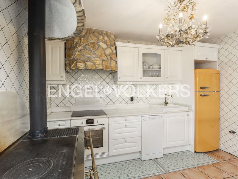 Foto fe6ad9f1-fd21-4521-8735-df247b782af0. Casa amb calefacció aparcament piscina a costa Cunit - els jardins - els rosers Cunit