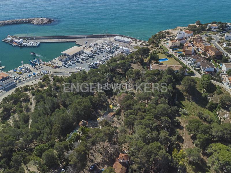 Foto 3954e7e1-e59e-4c51-84e9-ec5bae4a806d. Casa privilegiado solar en primera línea de mar en Torredembarra