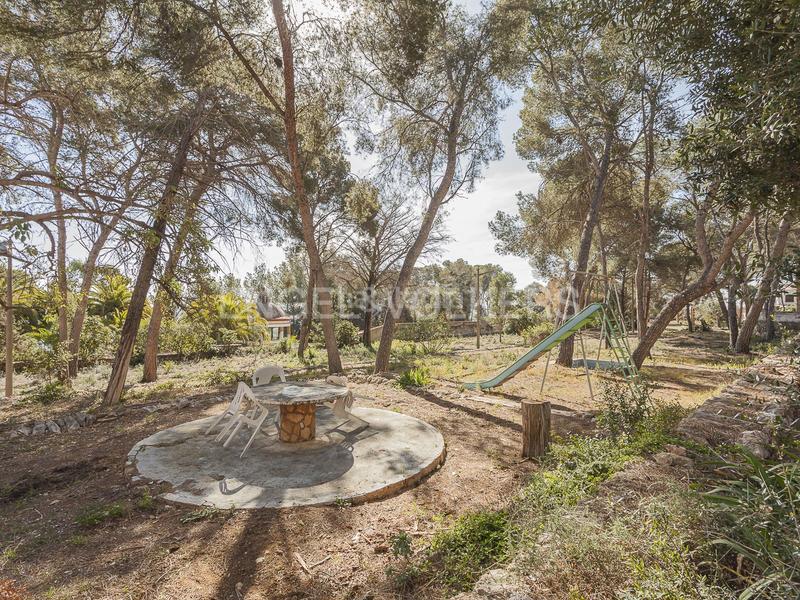 Foto 72b88d47-13a7-41b1-9f48-9bc620b3c4e7. Casa privilegiado solar en primera línea de mar en Torredembarra