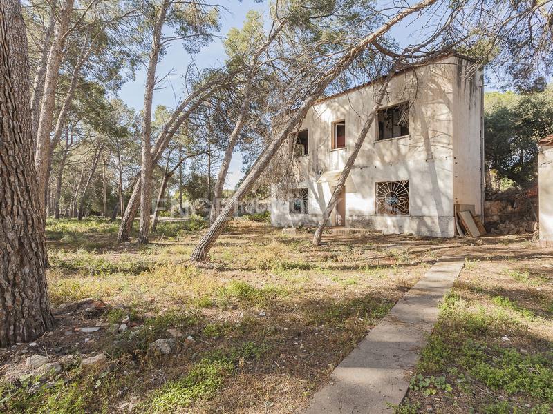 Foto b76a0cf9-353c-4ae6-96b0-6ea2bfe5495e. Casa privilegiado solar en primera línea de mar en Torredembarra