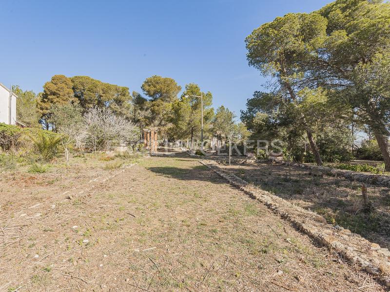 Foto bc5e144f-f55e-4ce0-ac8c-088e516df0e5. Casa privilegiado solar en primera línea de mar en Torredembarra