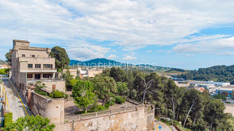 Foto b63ef778-2802-4c67-9801-7a1759105e1c. Haus mit heizung parking pool in Papiol (El)