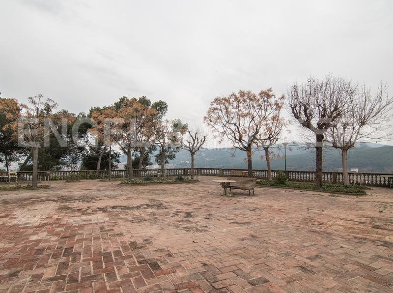 Foto de5392c4-a7ad-4f3c-87b4-5281c06e68ea. Haus mit heizung parking pool in Papiol (El)